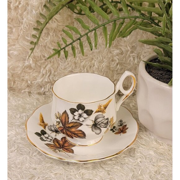 Vintage Royal Dover Bone China Teacup and Saucer Set - Picture 2 of 16